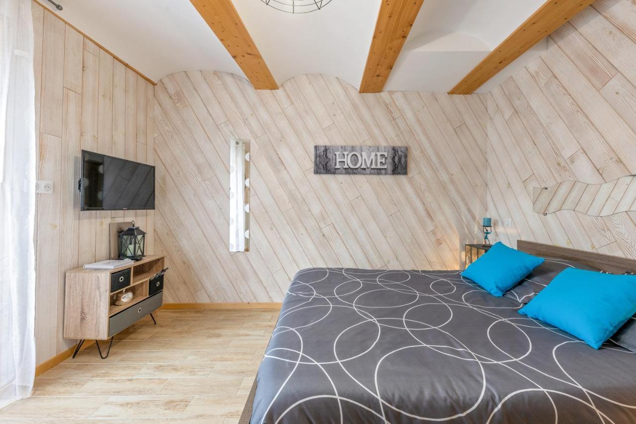 Les Nuits D'Anis - Appartements Hypercentre Le Puy-en-Velay Exterior photo
